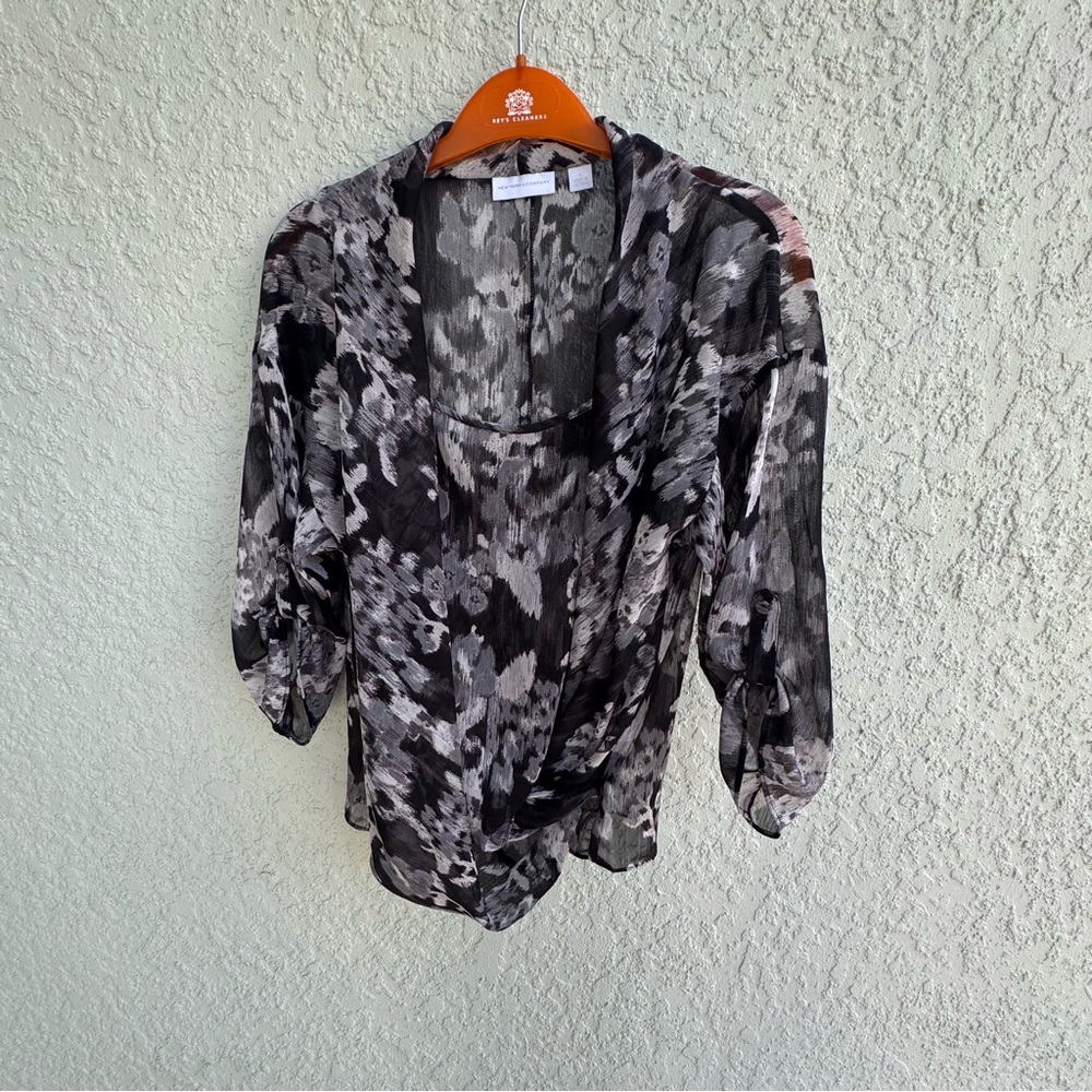 NEW YORK & COMPANY S dark floral sheer relaxed fit blouse top office autumn fall